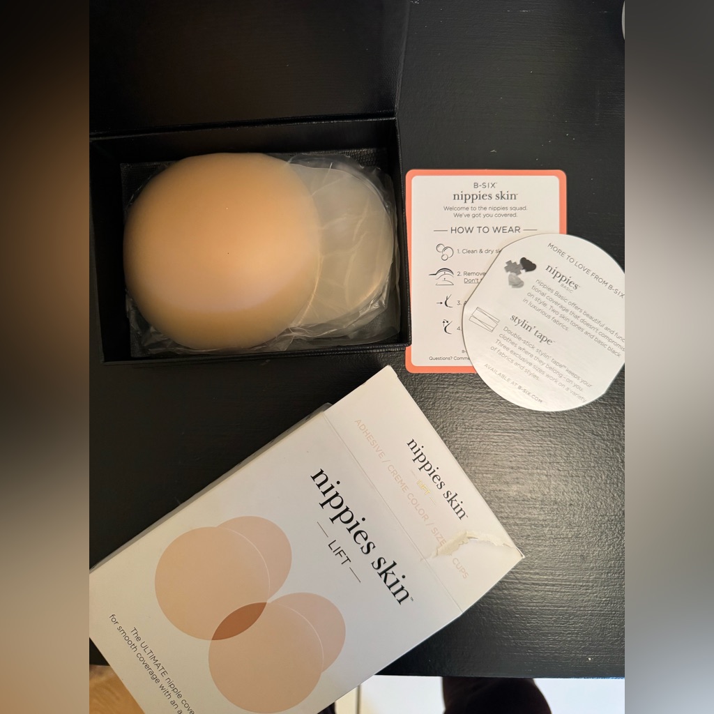Nippies Skin Lift Adhesive Covers  Cream